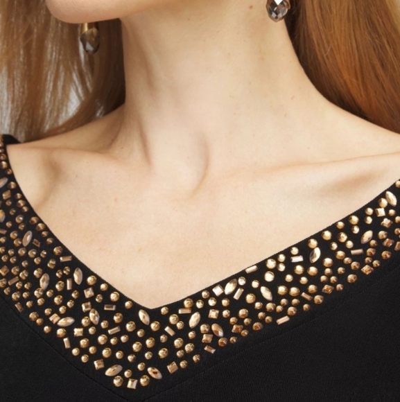 CHICOS Travelers Rhinestone V-neck Top NWT - Picture 3 of 9